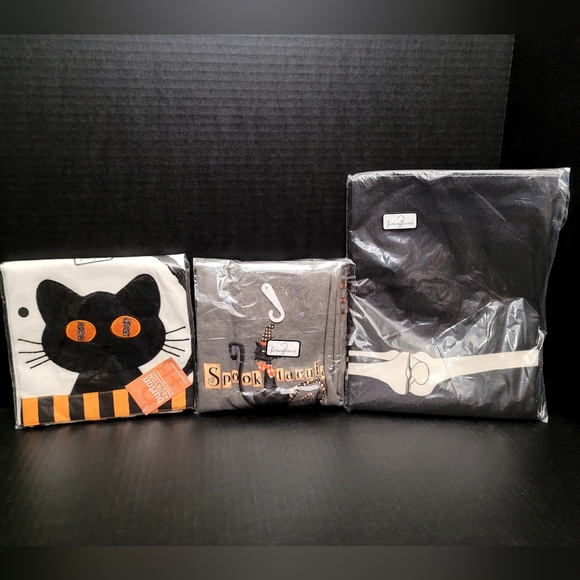 Lot Of 3 Fancyflours Kitchen Towels - Picture 1 of 7